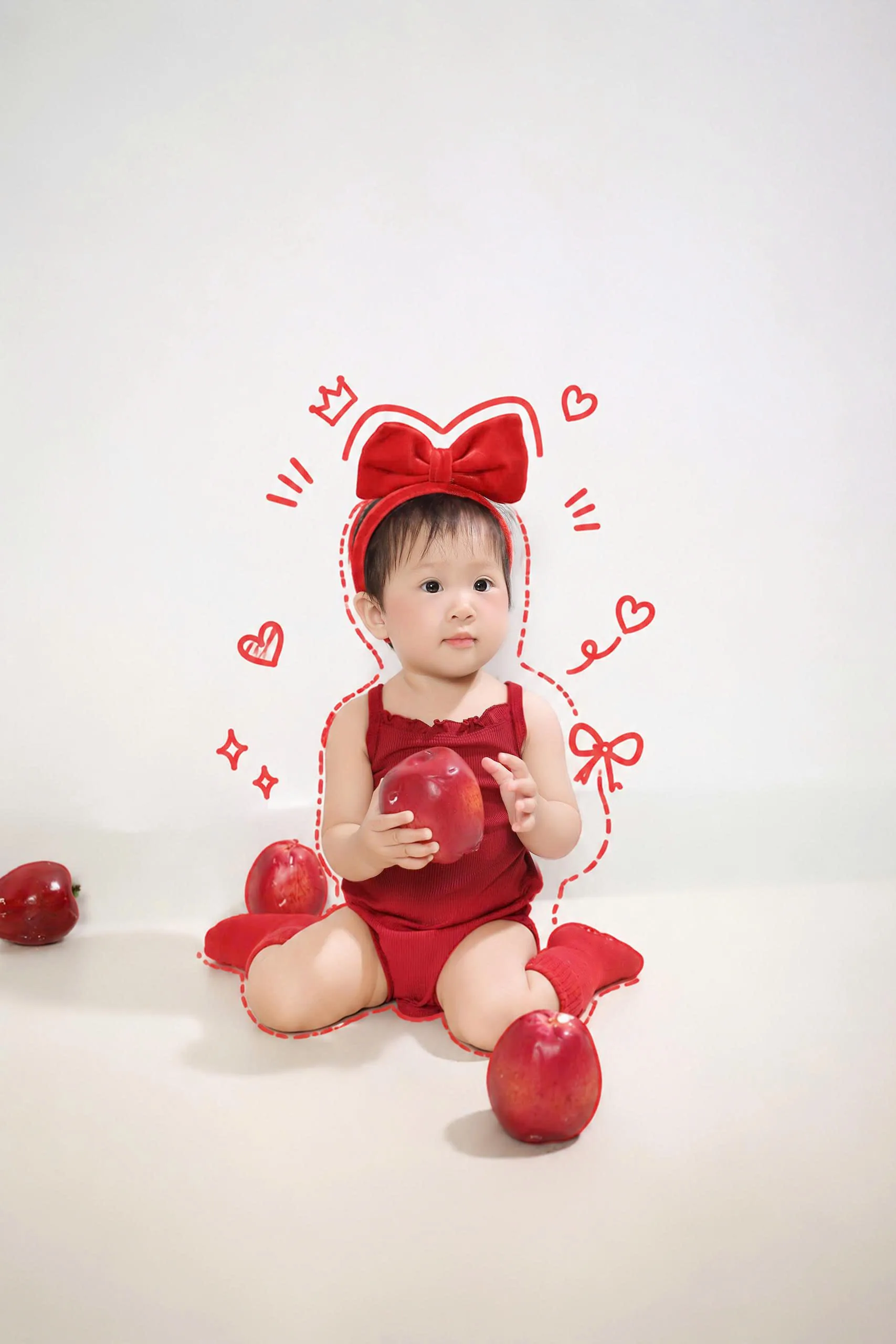 Dưa Hấu đội nơ đỏ và ôm trái táo
