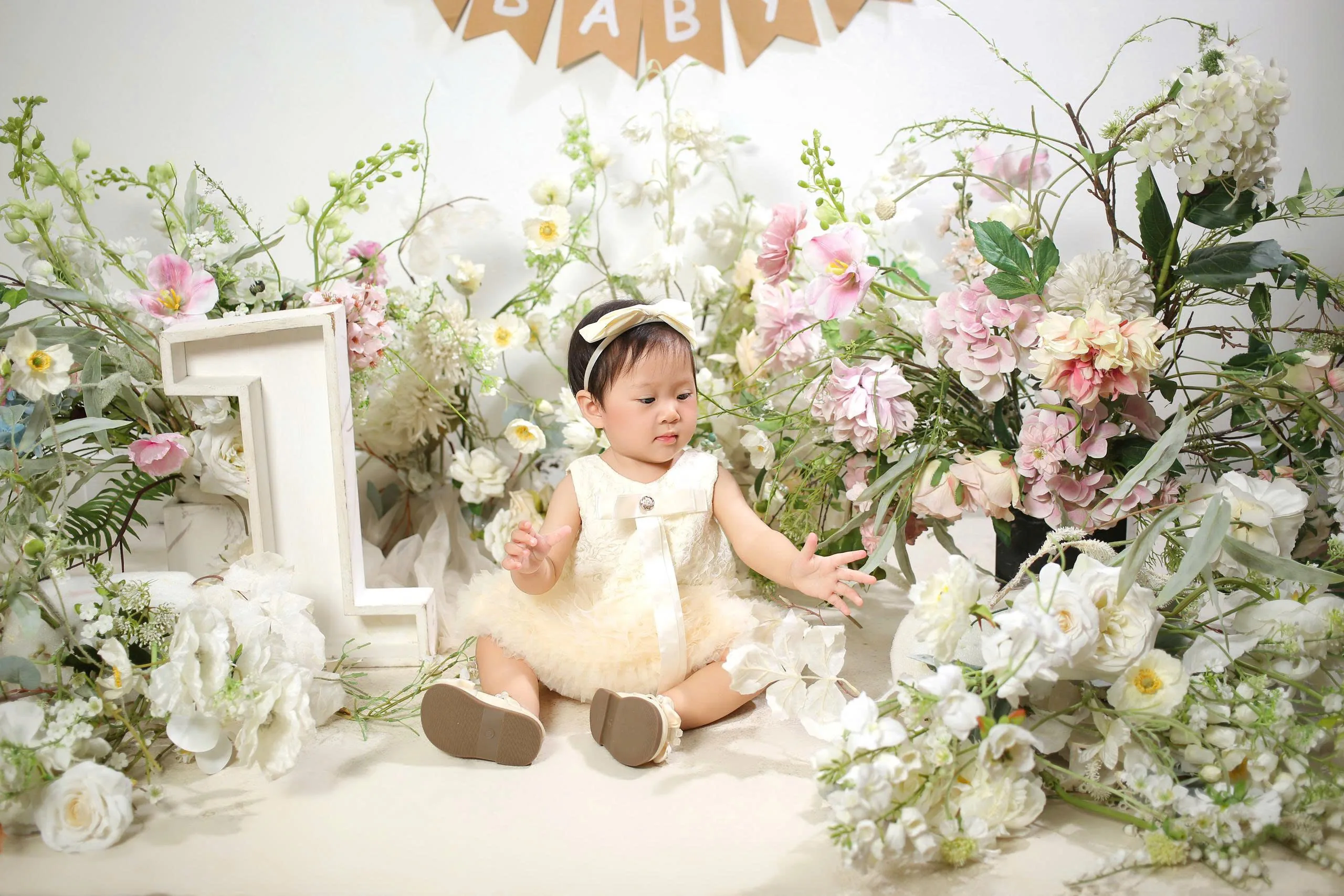 Dưa Hấu ngồi giữa hoa và con số một